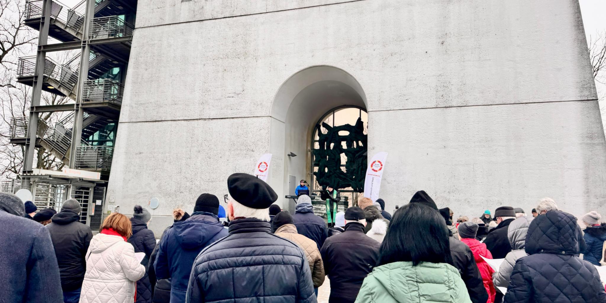 Rund 100 Menschen setzten ein Zeichen.